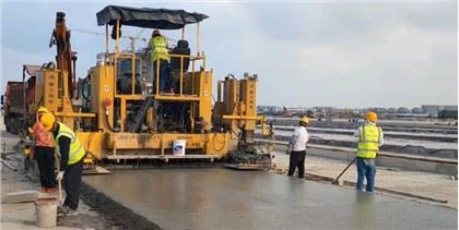 Slipform Square a letiskové chodníkové stroje